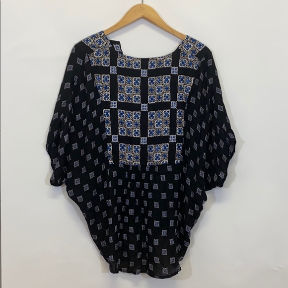 BCBG Flowy Top - Picture 2 of 4